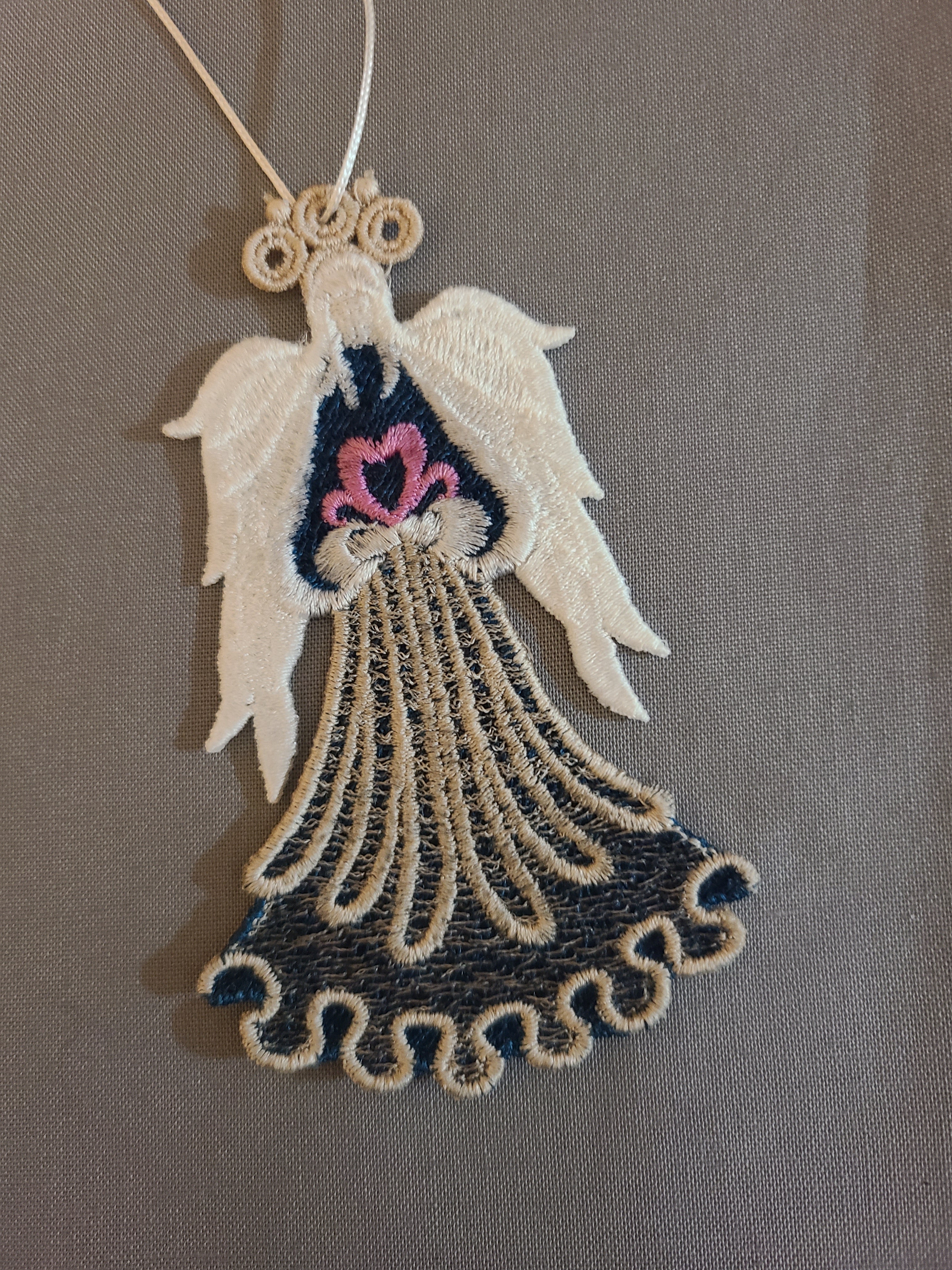 #1647 Heart Angel